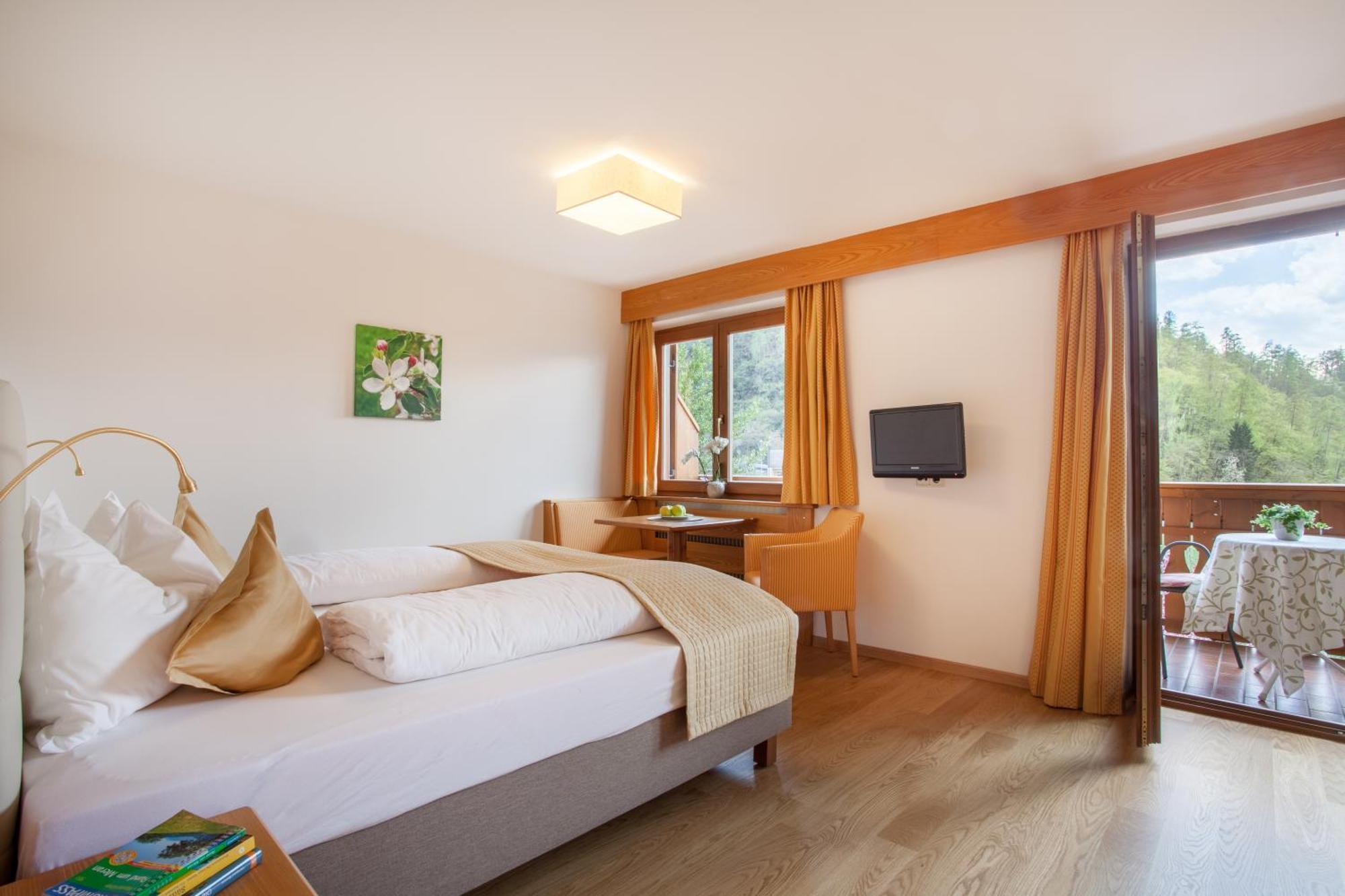 Hotel Kiendl Schenna Ruang foto
