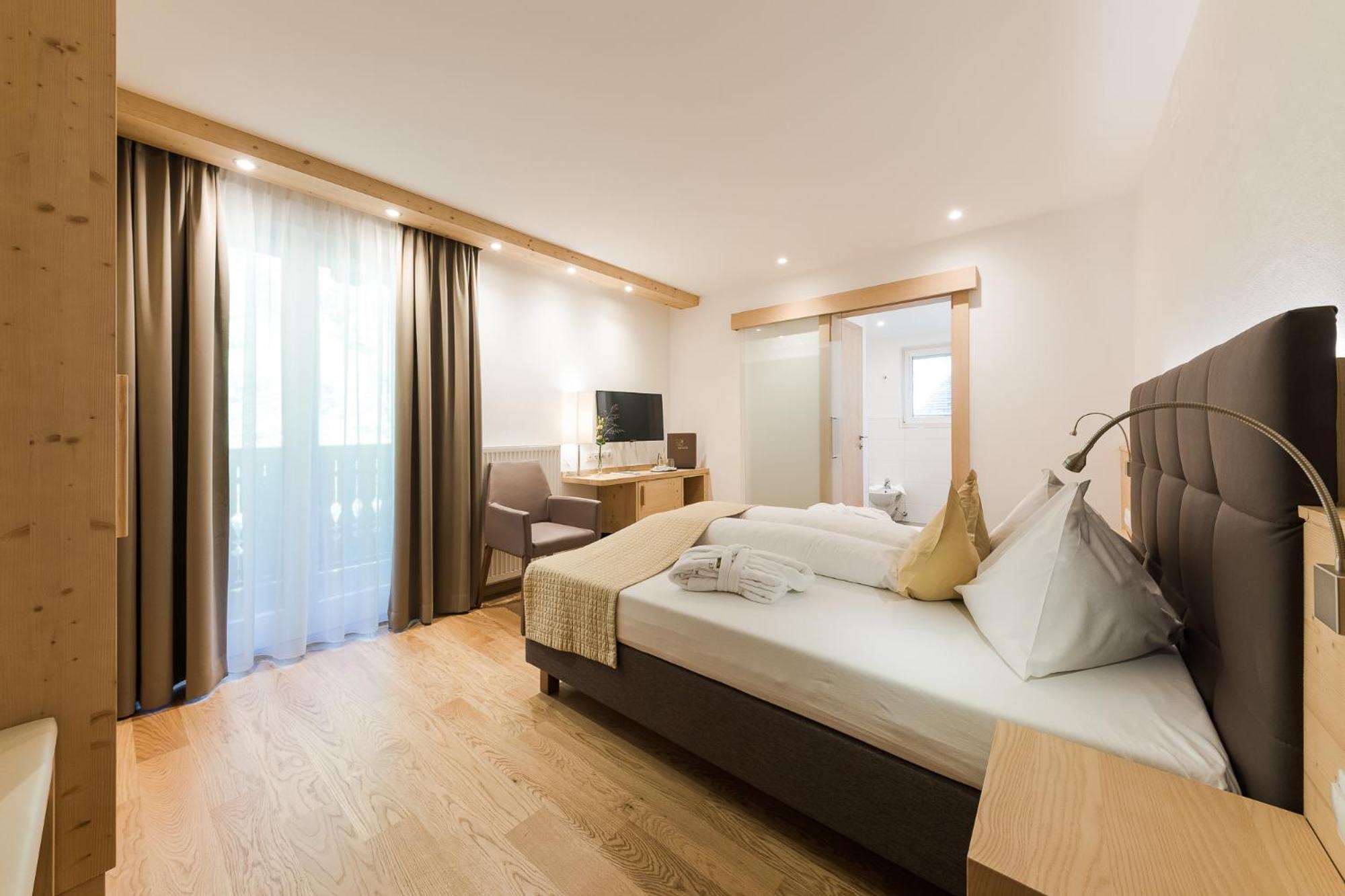 Hotel Kiendl Schenna Ruang foto