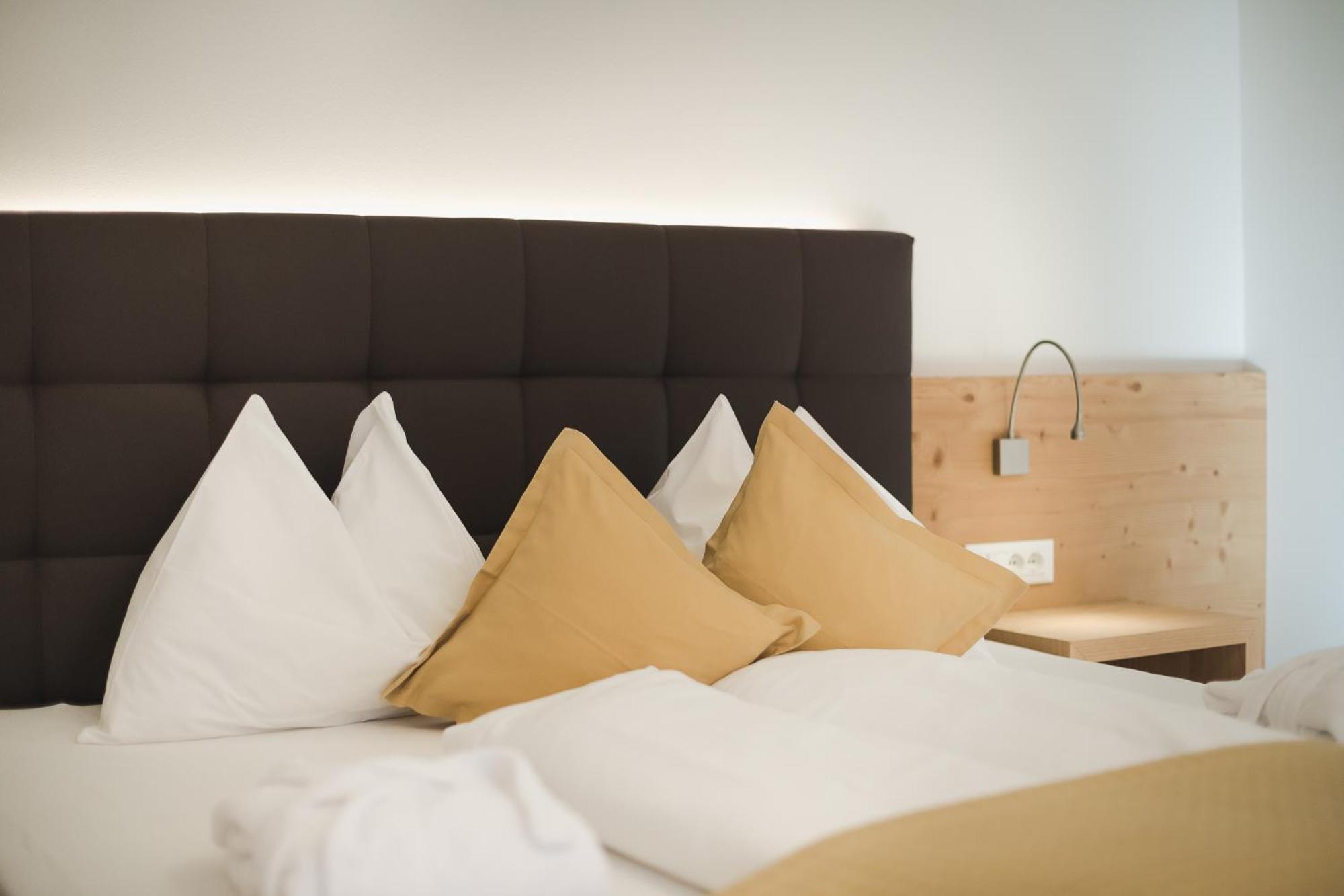 Hotel Kiendl Schenna Ruang foto