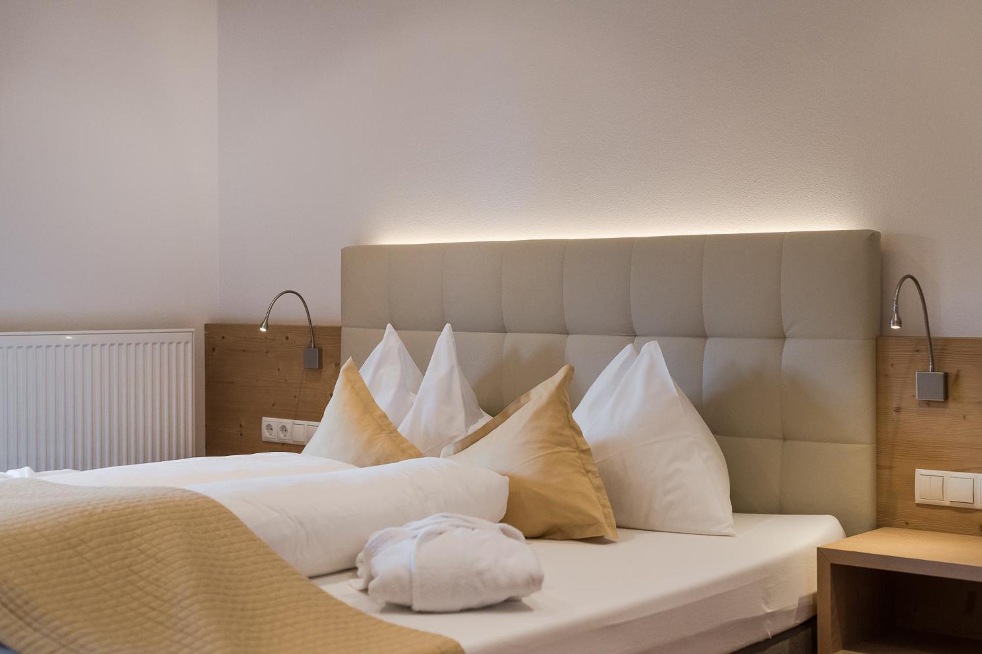 Hotel Kiendl Schenna Ruang foto