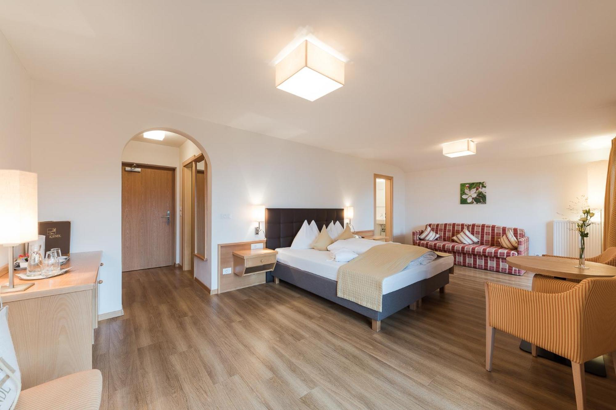 Hotel Kiendl Schenna Ruang foto