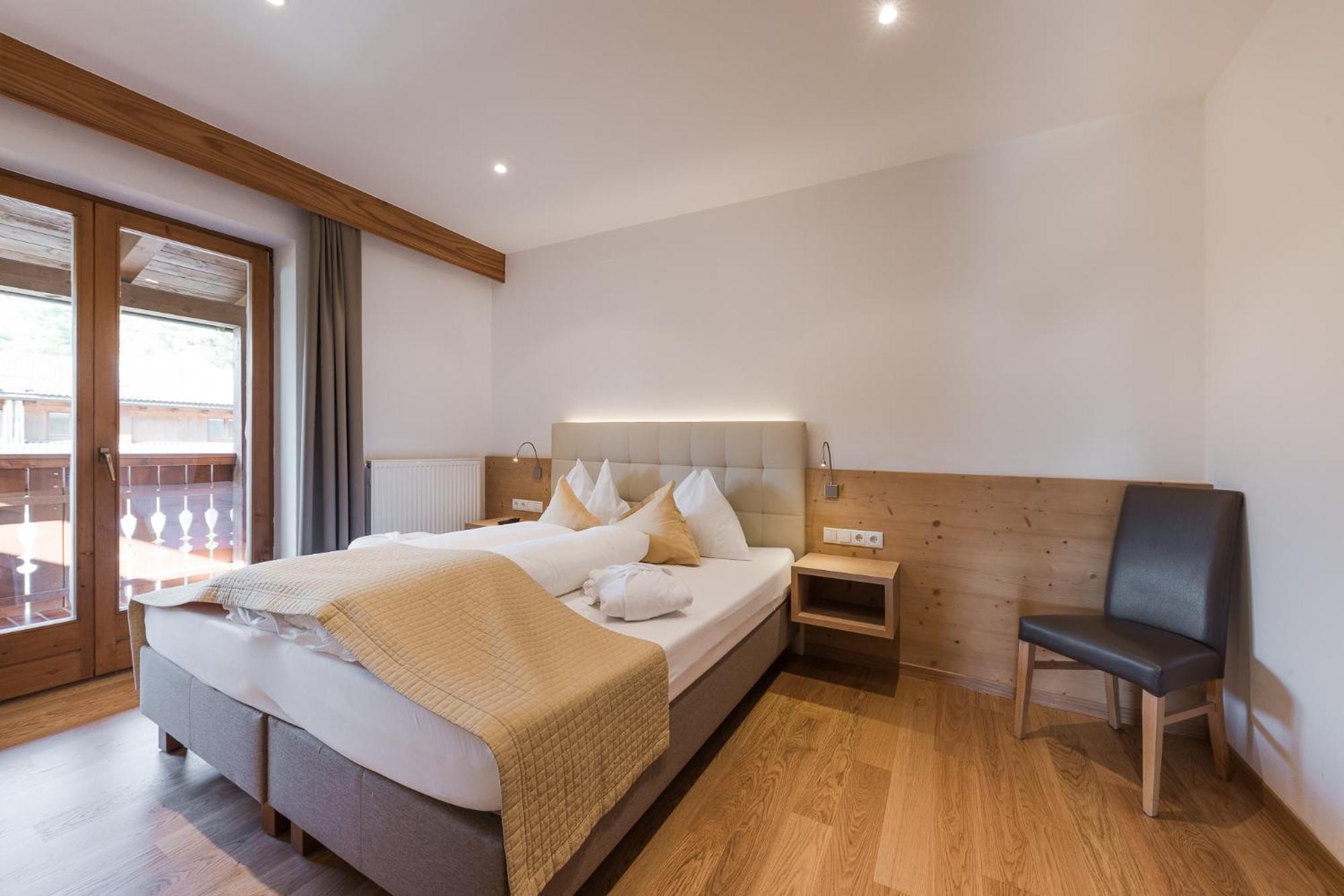 Hotel Kiendl Schenna Ruang foto