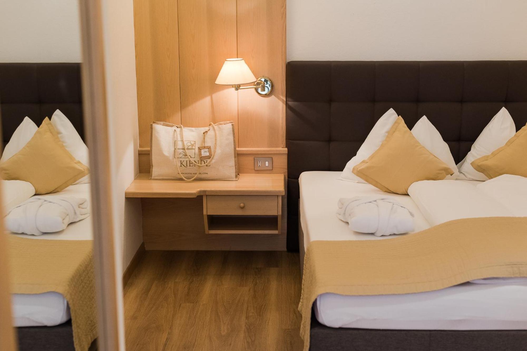 Hotel Kiendl Schenna Ruang foto