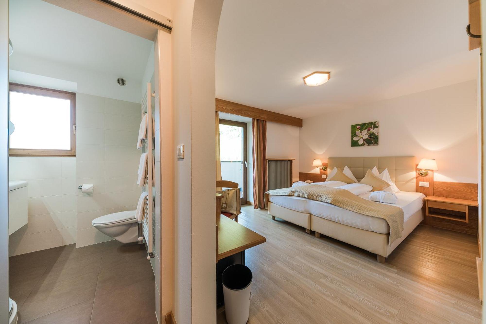 Hotel Kiendl Schenna Ruang foto