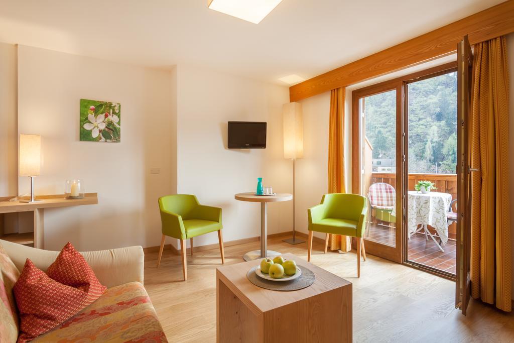 Hotel Kiendl Schenna Bagian luar foto