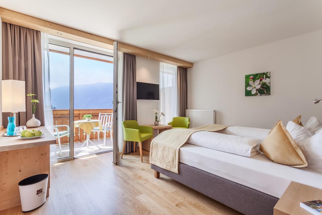 Hotel Kiendl Schenna Bagian luar foto